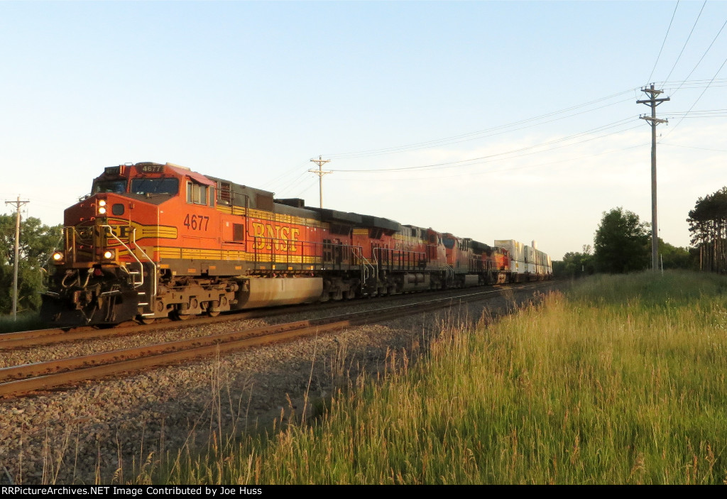 BNSF 4677 East